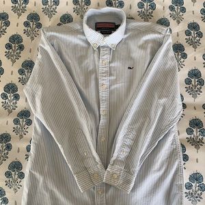Vineyard Vines button down shirt